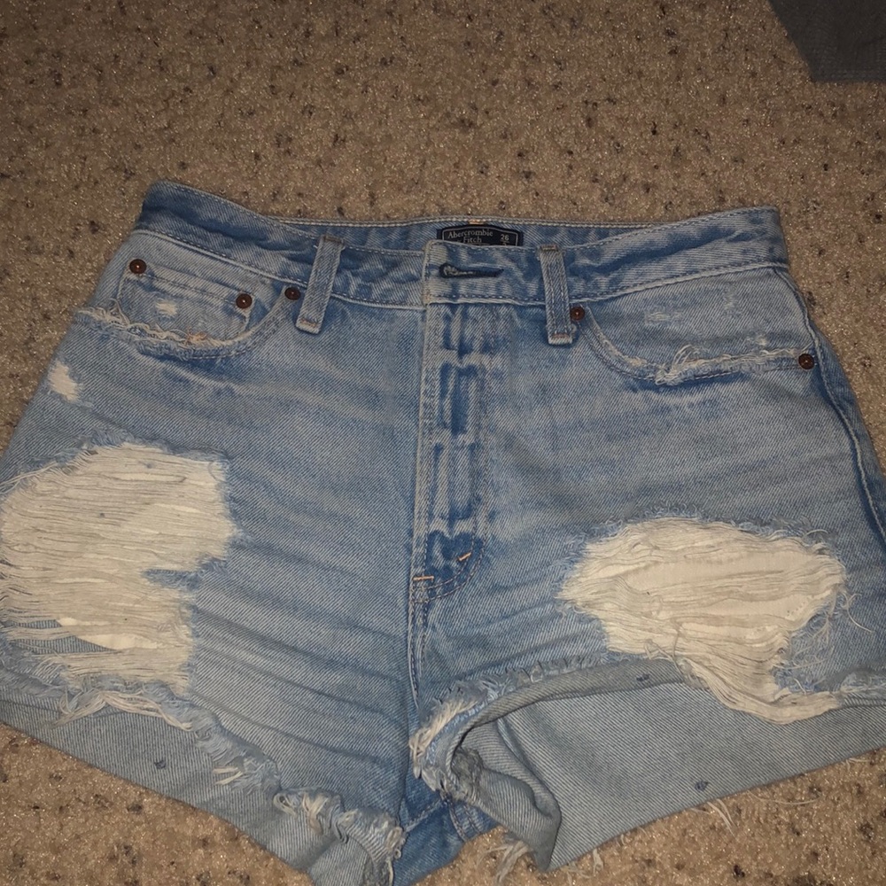 Light wash destroyed high rise shorts
